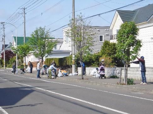 春の町内一斉清掃・フラワーロード事業