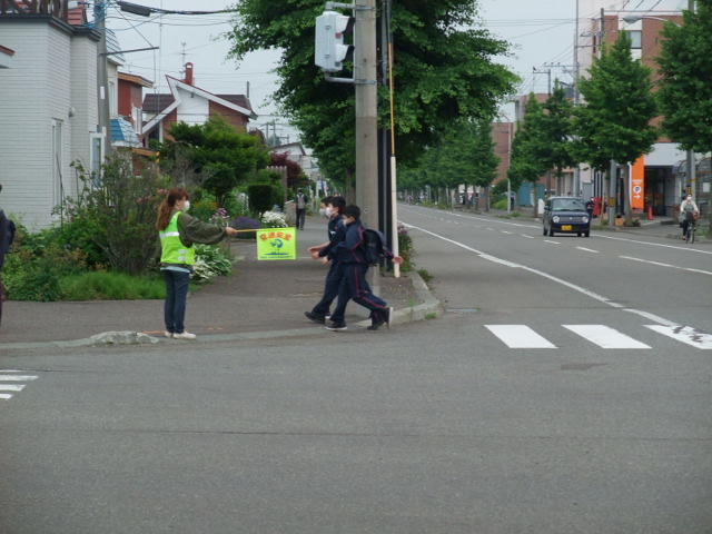 交通安全指導で　－子ども、大人も久しぶりの顔合わせー