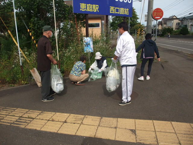 スルー方式で地域内ゴミ拾い