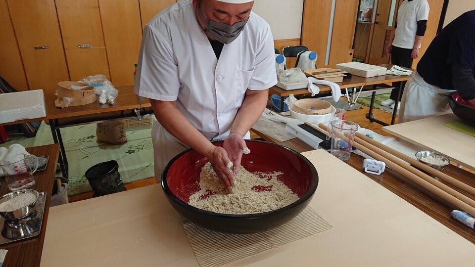 恵庭手打ちそばの会　４月の活動（いくみ会館にて）