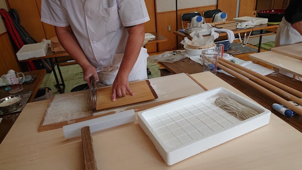 恵庭手打ちそばの会　４月の活動（いくみ会館にて）