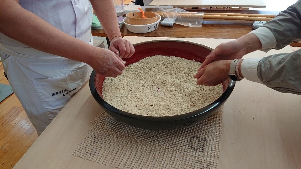 恵庭手打ちそばの会　４月の活動（いくみ会館にて）