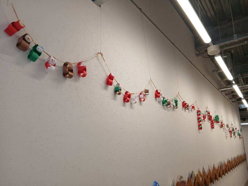 イルミネーションとクリスマス装飾を行いました