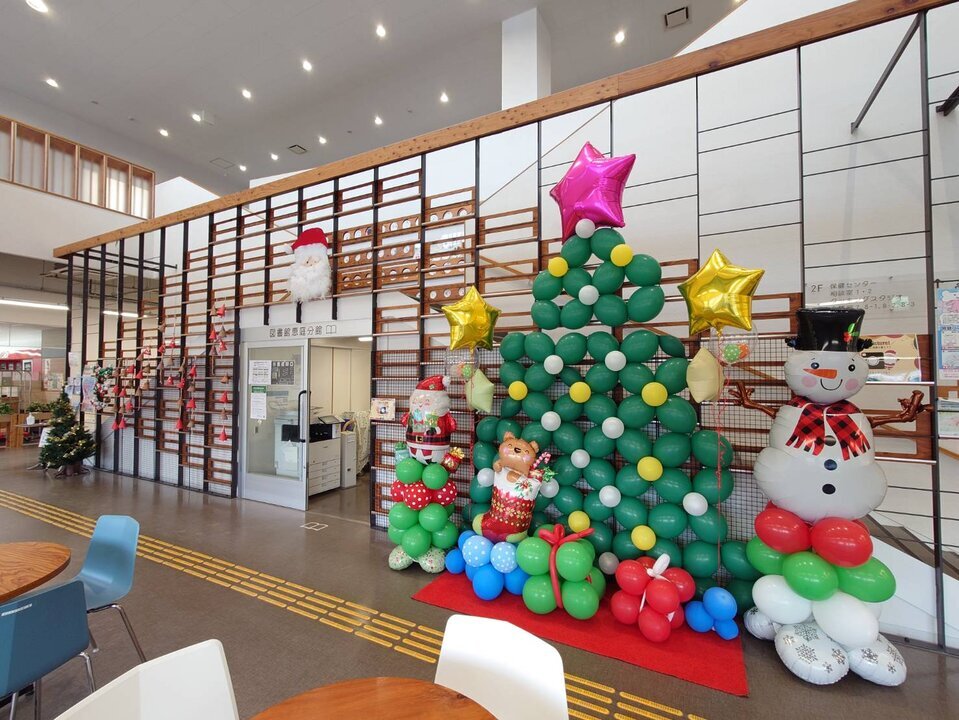 イルミネーションとクリスマス装飾を行いました