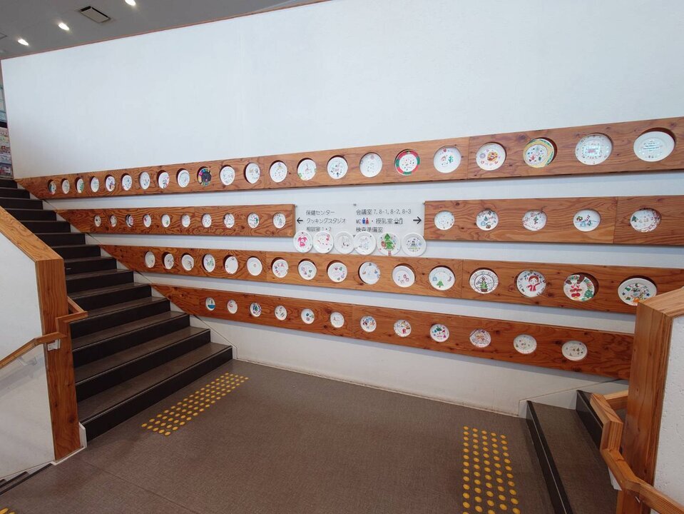 イルミネーションとクリスマス装飾を行いました